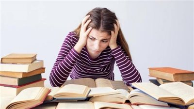 للمقبلين على اختبارات أو مناسبات هامة.. تجنب هذه الأغذية التي ترفع التوتر