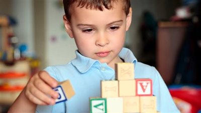 بعد 12 عاما من التجارب.. «الخلايا الجذعية» تقترب من فك شفرة التوحد