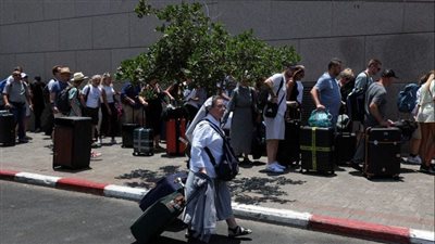 الهروب من الجحيم.. دول تجلي رعاياها من قلب المعركة بين إيران وإسرائيل