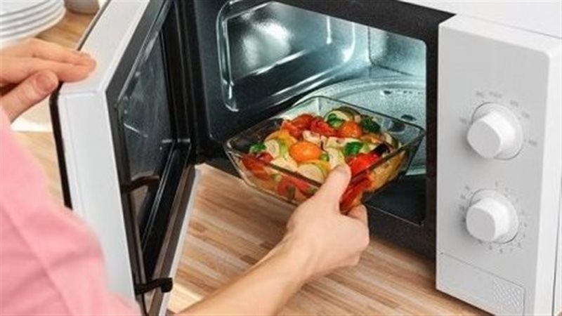 مخاطر الميكروويف