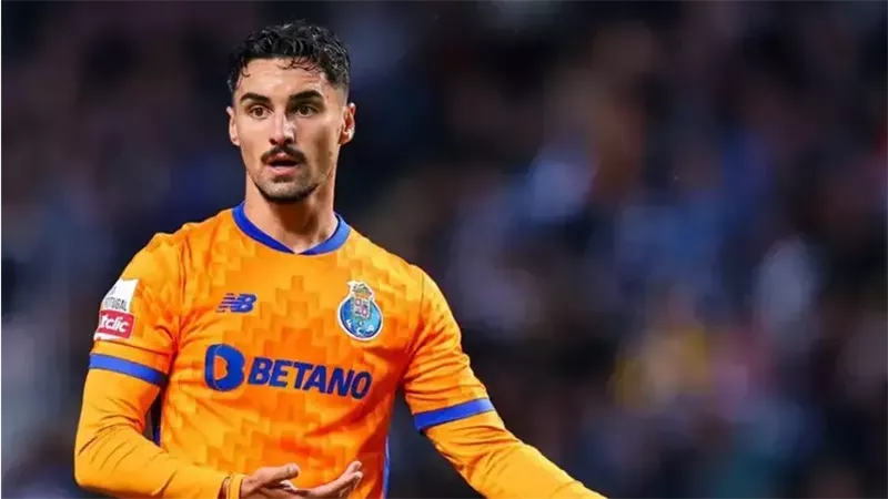 ستيفن أوستاكيو لاعب