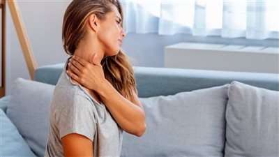 التهاب المفاصل العنقي.. الأسباب الشائعة والأعراض المقلقة وطرق العلاج المتاحة