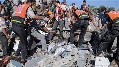 الاحتلال يمنع طواقم الإنقاذ من انتشال الضحايا المفقودين تحت الأنقاض شرق غزة