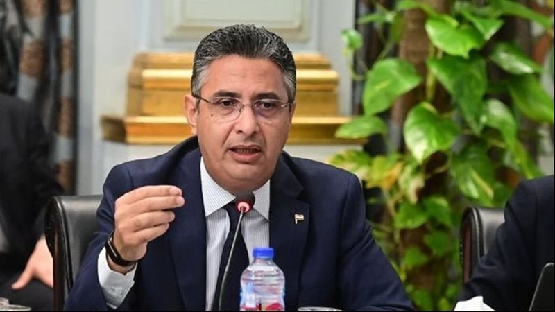 الدكتور شريف فاروق