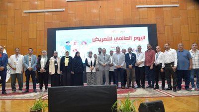 محافظ أسيوط يكرم 516 من أبطال التمريض في احتفالية اليوم العالمي للتمريض