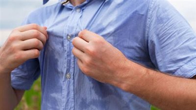 لو بتعاني من التعرق المفرط بالصيف.. إليك الأسباب والعلاج