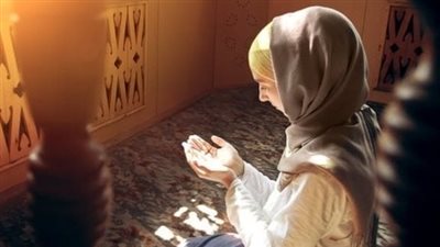 ما حكم الصلاة للحامل إذا تعذر الوقوف؟.. دار الإفتاء توضح