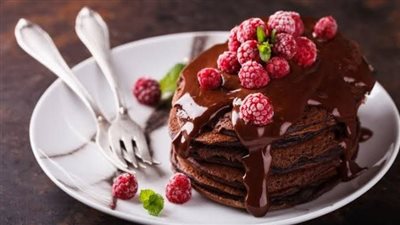 أسهل وصفة لعمل بان كيك الشوكولاتة.. طري وهش بطعم لا يقاوم