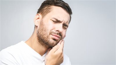 احذر «صرير الأسنان».. 6 أسباب تؤدي لتلفها وطرق فعالة للعلاج 
