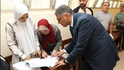 محافظ الجيزة يدلي بصوته في انتخابات مجلس الشيوخ ويؤكد.. المشاركة واجب وطني