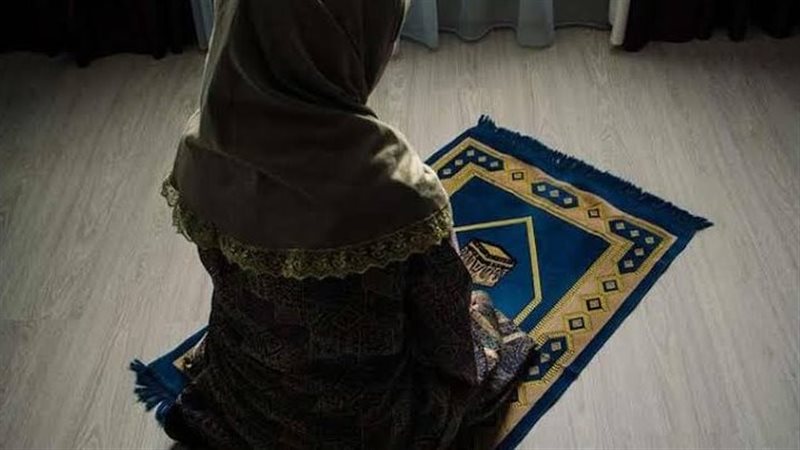حكم تغطية القدمين