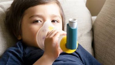 الربو عند الأطفال.. «إرشادات طبية» لتخفيف الأعراض والتعامل مع النوبات 