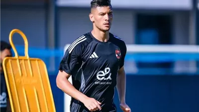 الأهلي يفتح الباب أمام رحيل أشرف داري.. وهذه الوجهة الأقرب للمدافع المغربي