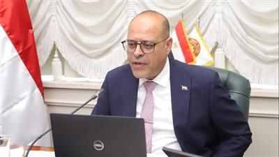 وزير العمل يعلن زيادة بدل التدريب إلى 25% للعاملين