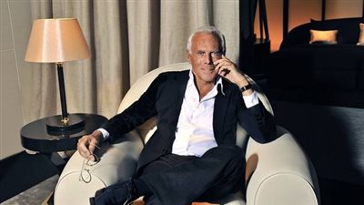 وفاة المصمم الشهير.. حكاية «جورجيو أرماني» ومهنته الأولى قبل الشهرة