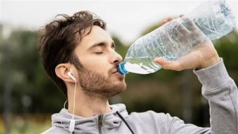 فوائد شرب السوائل