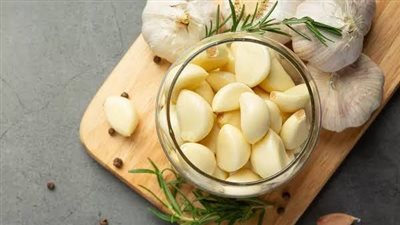 الثوم النيء.. «درع طبيعي» لمكافحة السرطان وتقوية جهاز المناعة