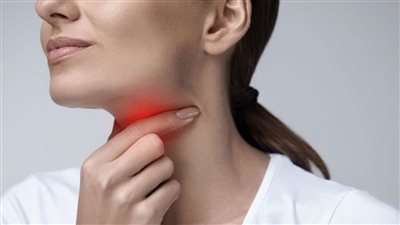 الفرق بين «التهاب الحلق» الفيروسي والبكتيري وطرق العلاج