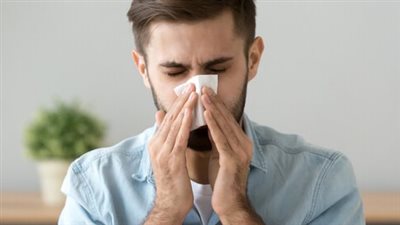 أبرز علامات «انسداد الجيوب الأنفية».. تضعف تنفسك ونومك