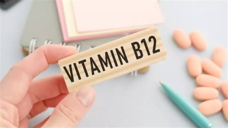 فيتامين B12