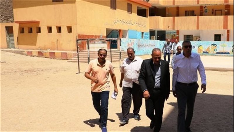 محافظ أسوان