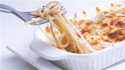 طريقة مكرونة إسباجتي بالبشاميل والمشروم لعشاء فاخر وسريع