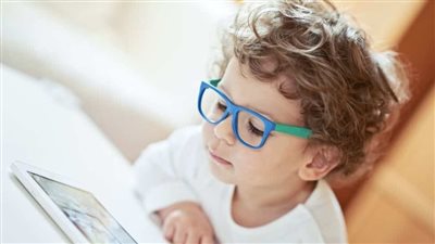 «أوميجا 3» يقلل تطور قصر النظر عند الأطفال