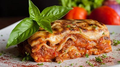 أسهل طريقة لتحضير «اللازانيا» في المنزل بخطوات سريعة