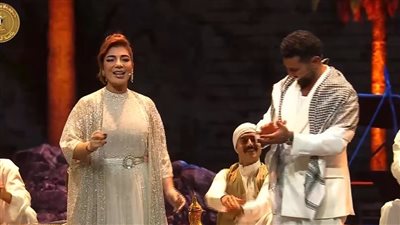 «وطن السلام» في حضرة السيسي.. أصالة وأحمد سعد يتألقان