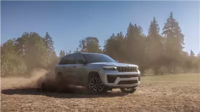 جيب تكشف جراند شيروكي 2026 بتصميم جديد جذاب