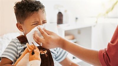 ملعقة عسل يوميا تحمي طفلك مع موسم الفيروسات