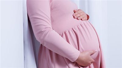 أسباب احتباس السوائل خلال الحمل وطرق العلاج الفعالة 