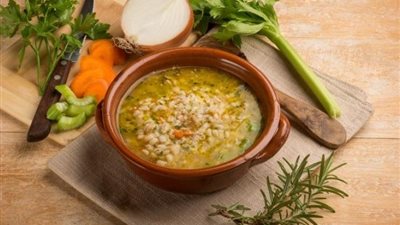 طريقة عمل شوربة الفريك بطعم لذيذ وسهل التحضير