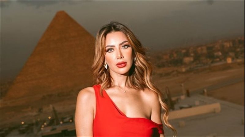 هبة عبد العزيز