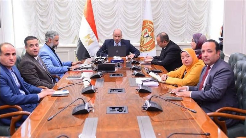 خلال الاجتماع