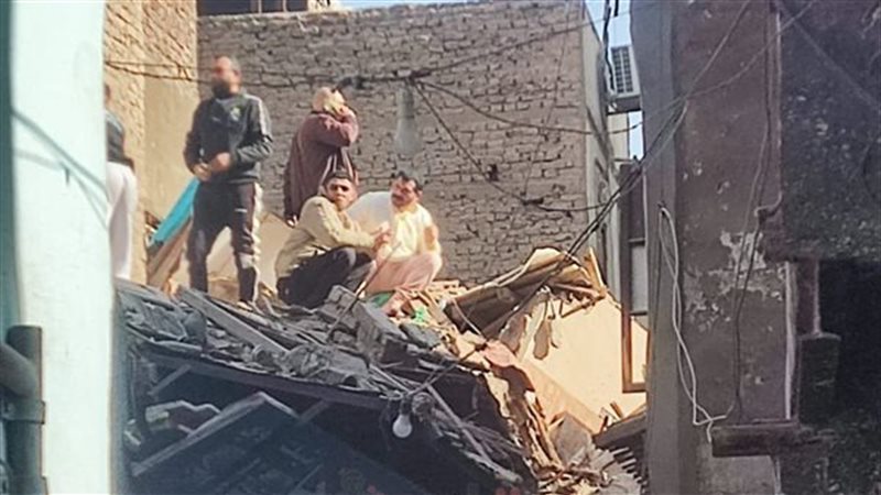 جانب من عقار إمبابة المنهار