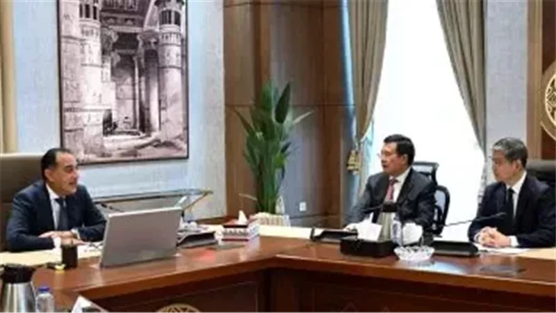 رئيس الوزراء يستقبل رئيس وكالة أنباء شينخوا الصينية