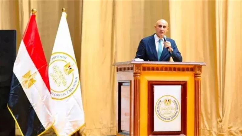وزير التربية والتعليم محمد عبد اللطيف