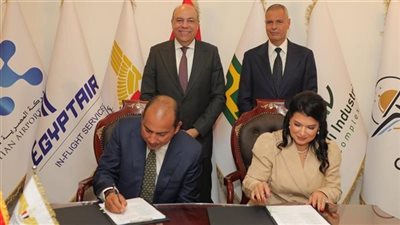 شراكات جديدة بين مصر للطيران وكيانات وطنية لتطوير خدمات الطيران
