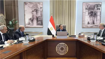 مدبولي يستعرض إنجازات قطاع الطاقة وخطط التحول الأخضر في منتدى مصر 2026